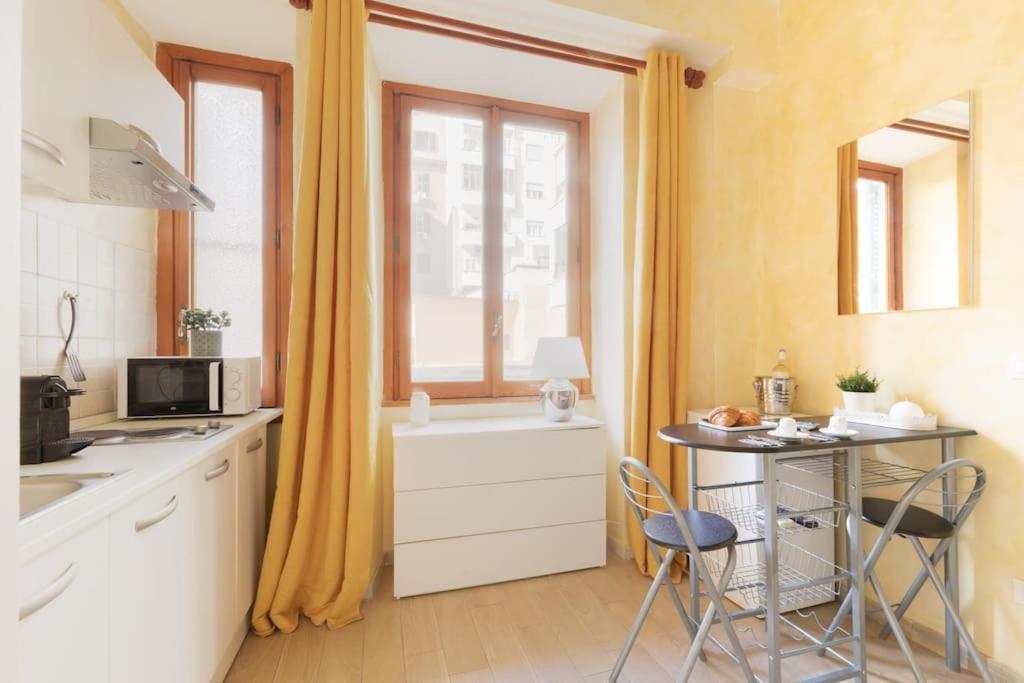 Private Suite In A Guest House With Private Bathroom N3 Roma Esterno foto