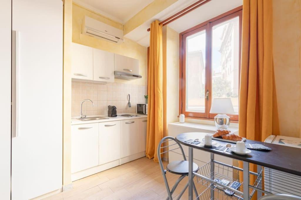 Private Suite In A Guest House With Private Bathroom N3 Roma Esterno foto